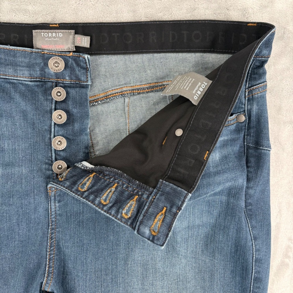 Torrid Jeans Women 22R Blue Bombshell Skinny Multi Button Fly Premium Stretch - Picture 3 of 11